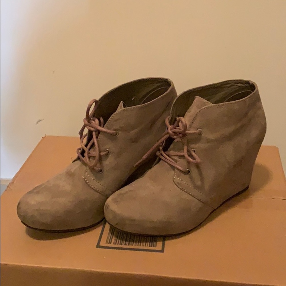 Flynn 8.5 size bootie